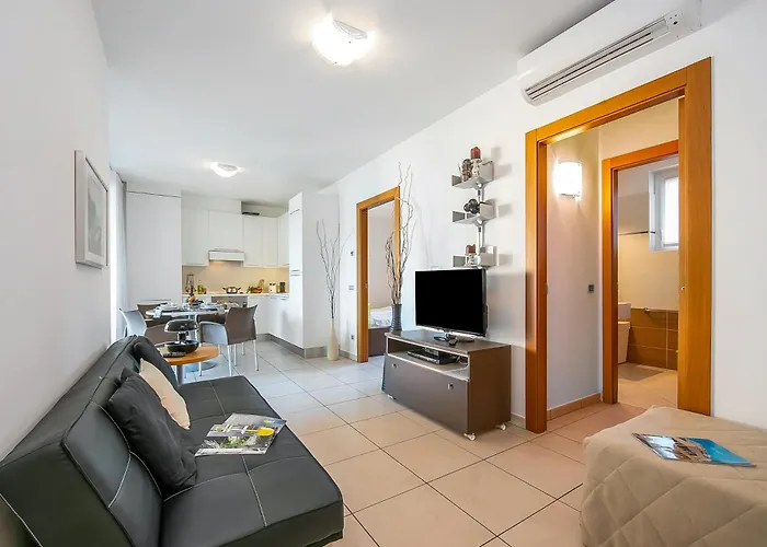 Vista Di Fantastico Pool - Happy