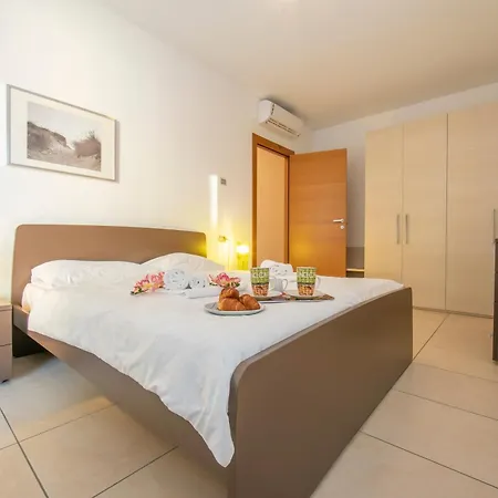 Vista Di Fantastico Pool - Happy Appartamento Maccagno