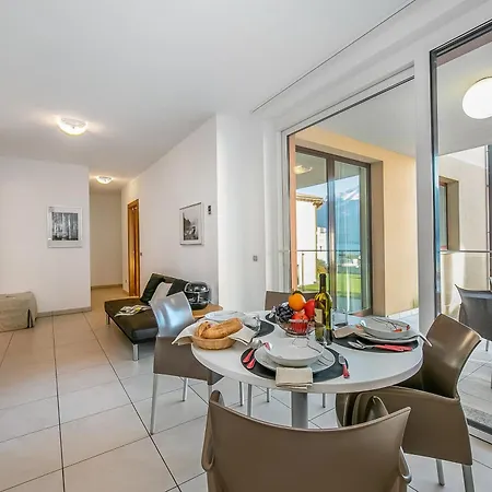 Vista Di Maccagno Fantastico: View, Pool & Balcony - Happy Rentals *