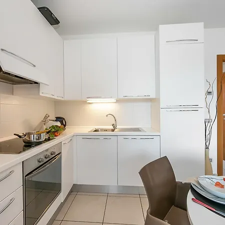 公寓 Vista Di Maccagno Fantastico: View, Pool & Balcony - Happy Rentals Maccagno