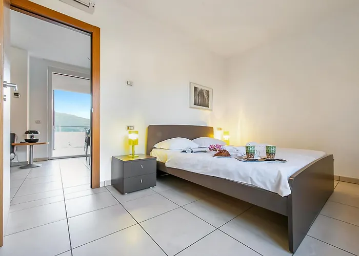 Vista Di Fantastico Pool - Happy Apartament *