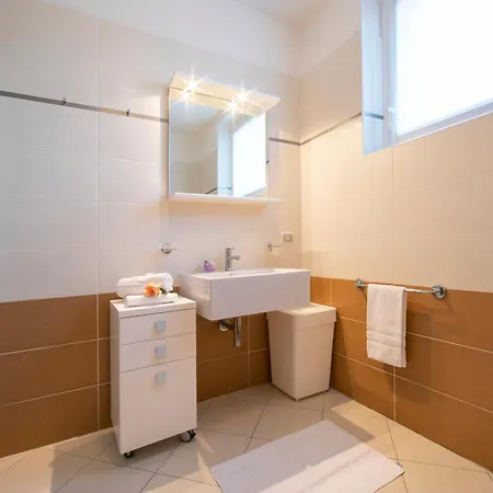 Vista Di Fantastico Pool - Happy