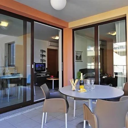 Vista Di Fantastico Pool - Happy