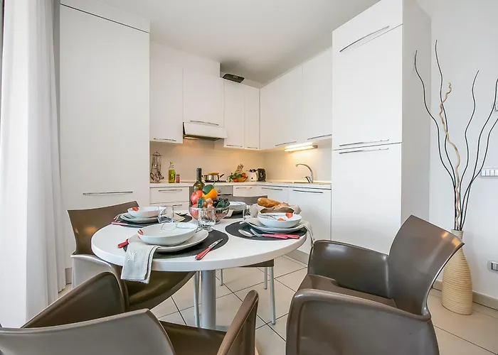 Vista Di Fantastico Pool - Happy 아파트 *